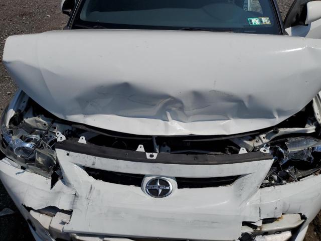 JTKJF5C79C3035849 - 2012 TOYOTA SCION TC 白色 照片 11