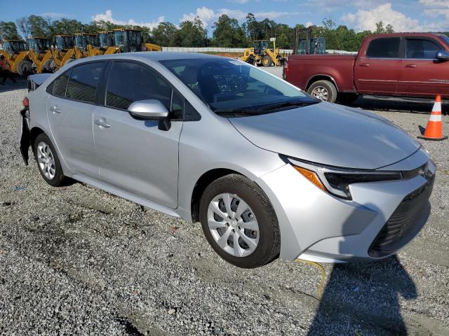 JTDBCMFE6R3045210 - 2024 TOYOTA COROLLA LE SILVER photo 4