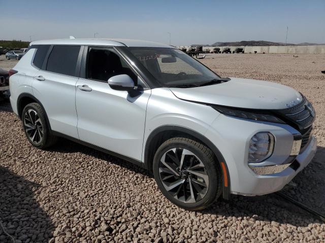 JA4J3TA85NZ020484 - 2022 MITSUBISHI OUTLANDER ES SILVER photo 4