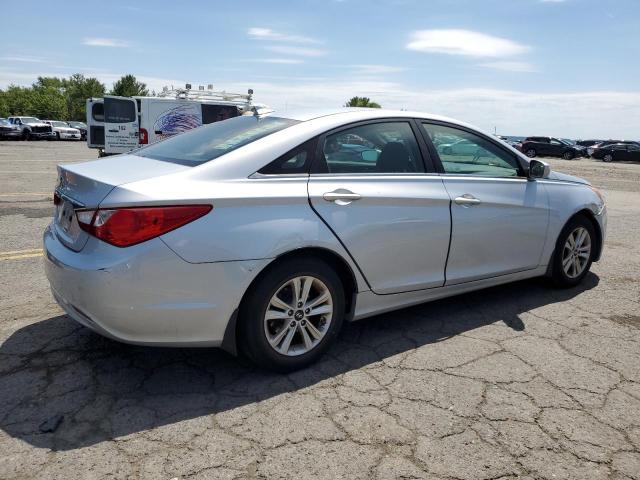 5NPEB4AC2CH447954 - 2012 HYUNDAI SONATA GLS SILVER photo 3