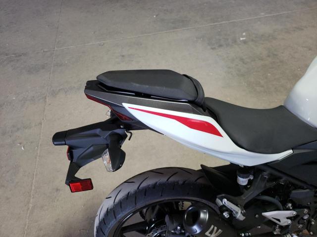 JKAERKD14PDAN6386 - 2023 KAWASAKI ER400 D WHITE photo 6