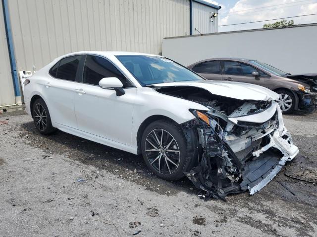 4T1G11AK8RU250279 - 2024 TOYOTA CAMRY SE NIGHT SHADE WHITE photo 4