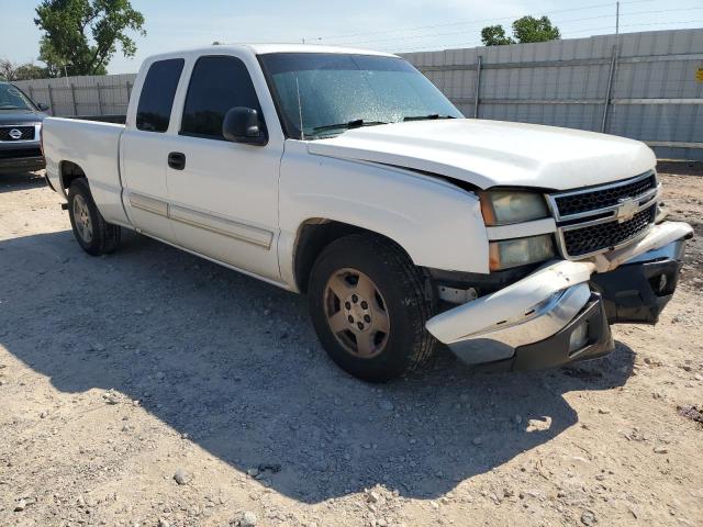 1GCEC19T07Z107801 - 2007 CHEVROLET SILVERADO C1500 CLASSIC WHITE photo 4