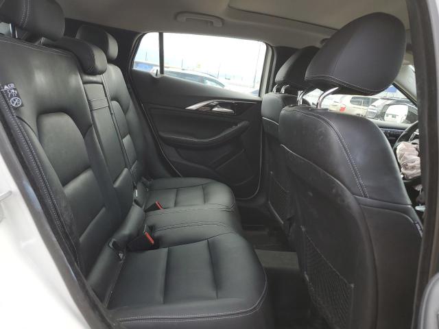 SJKCH5CR2JA052770 - 2018 INFINITI QX30 BASE Weiß Foto 10