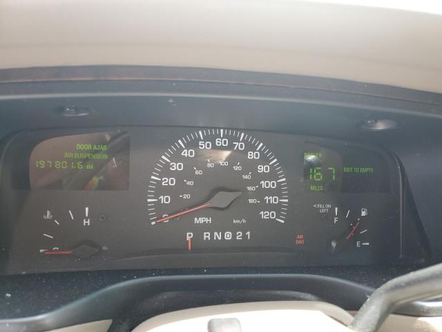 1LNHM81W9YY938130 - 2000 LINCOLN TOWN CAR EXECUTIVE Weiß Foto 9