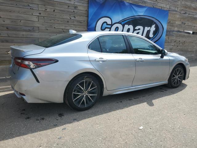 4T1G11AKXRU908202 - 2024 TOYOTA CAMRY SE NIGHT SHADE SILVER photo 3