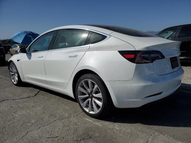 5YJ3E1EB6LF802010 - 2020 TESLA MODEL 3 WHITE photo 2