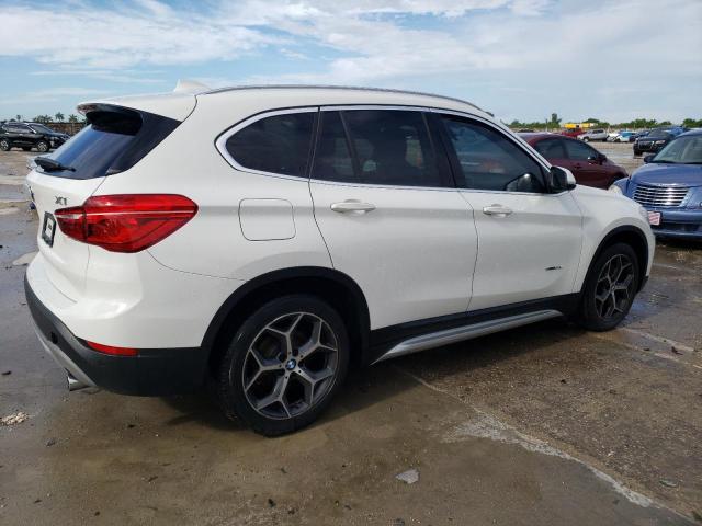 WBXHU7C39HP925341 - 2017 BMW X1 SDRIVE28I WHITE photo 3