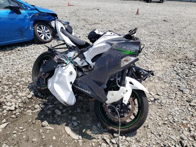 JKBZXJH15MA009112 - 2021 KAWASAKI ZX636 K WHITE photo 1