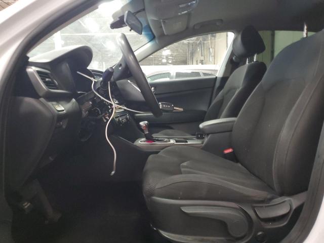 5XXGT4L33KG309532 - 2019 KIA OPTIMA LX WHITE photo 7
