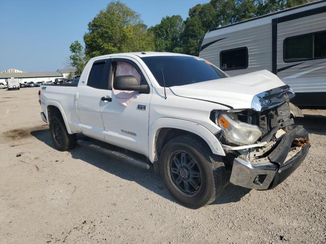 5TFRY5F11FX177136 - 2015 TOYOTA TUNDRA DOUBLE CAB SR/SR5 WHITE photo 4