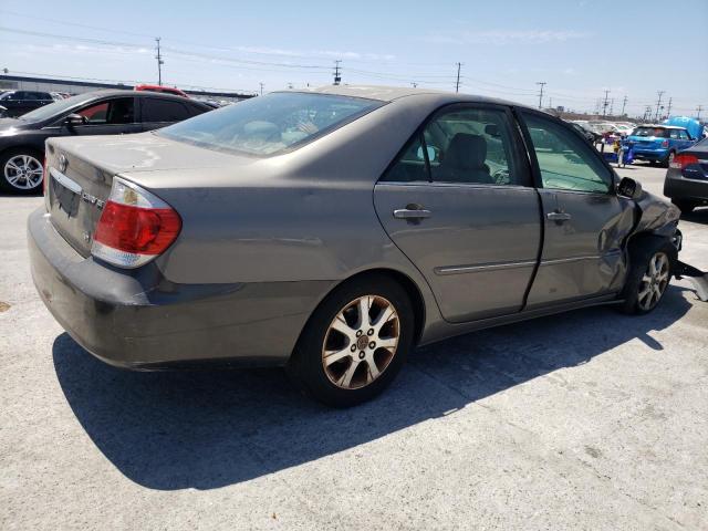 4T1BF32K15U611173 - 2005 TOYOTA CAMRY LE GRAY photo 3