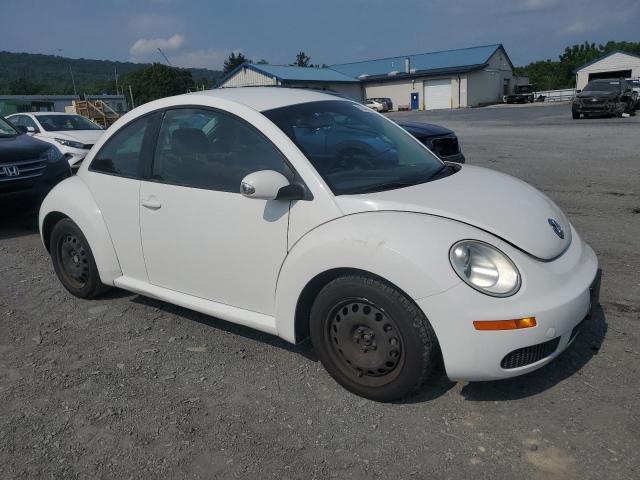 3VWPG3AG0AM015519 - 2010 VOLKSWAGEN NEW BEETLE WHITE photo 4