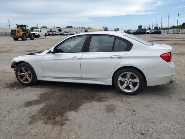 WBA3B1C54EPV79185 - 2014 BMW 320 I WHITE photo 2