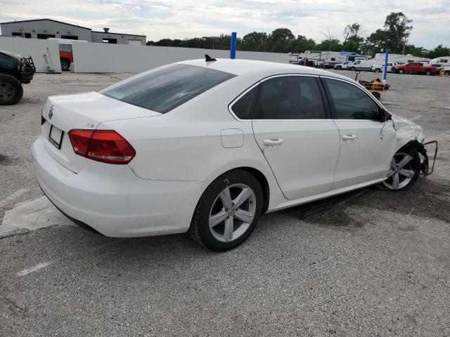 1VWAS7A31EC026092 - 2014 VOLKSWAGEN PASSAT S WHITE photo 3