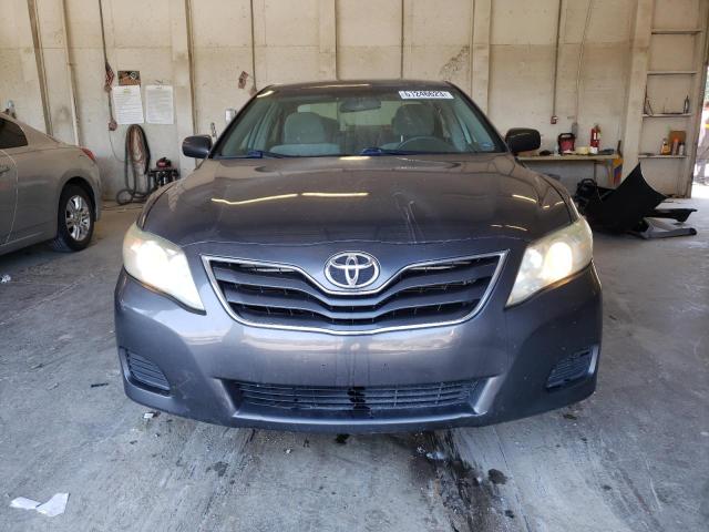 4T1BF3EK4BU155371 - 2011 TOYOTA CAMRY BASE GRAY photo 5