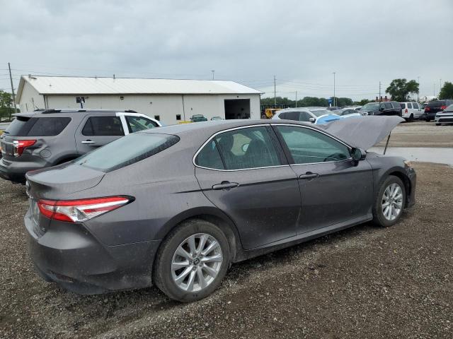 4T1B11HK7JU025923 - 2018 TOYOTA CAMRY L 灰色 照片 3