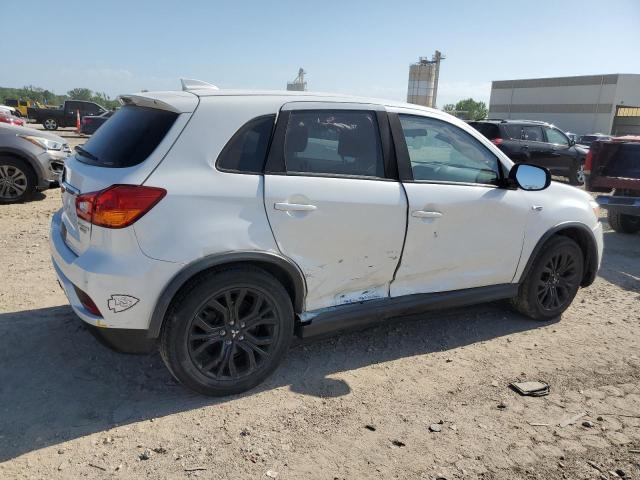 JA4AR3AU9JZ024544 - 2018 MITSUBISHI OUTLANDER ES WHITE photo 3