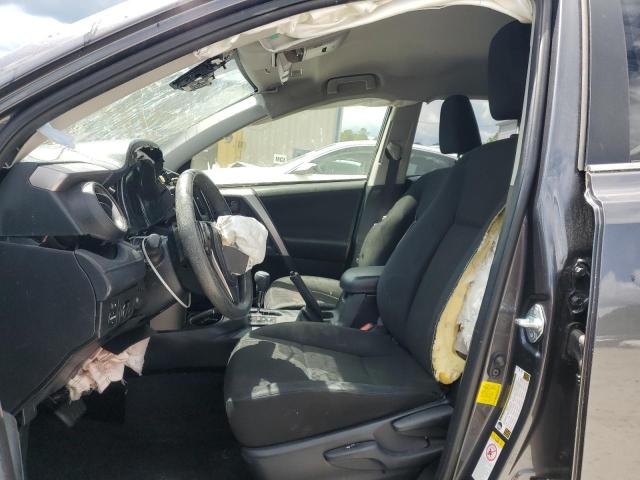 JTMZFREV8JJ753236 - 2018 TOYOTA RAV4 LE GRAY photo 7