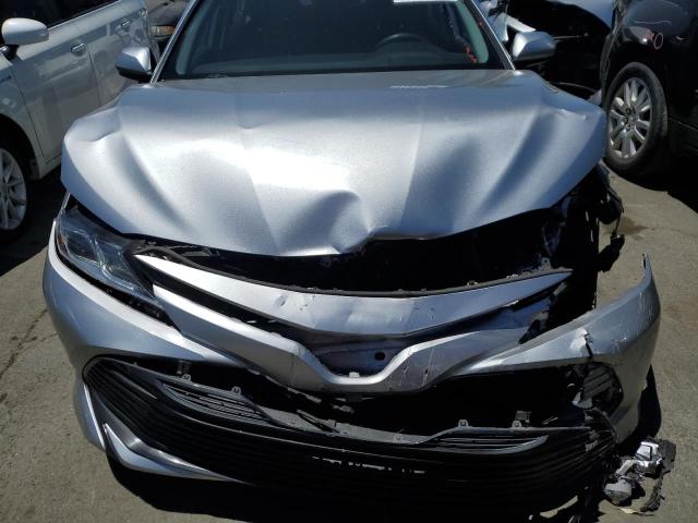 4T1B11HK3KU743132 - 2019 TOYOTA CAMRY L SILVER photo 11