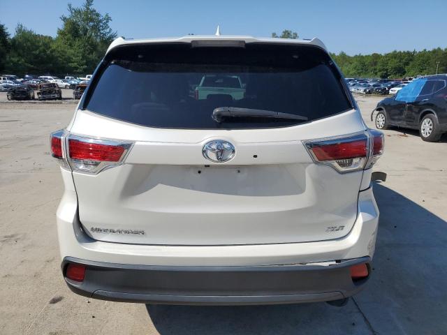 5TDKKRFH5GS185609 - 2016 TOYOTA HIGHLANDER XLE WHITE photo 6