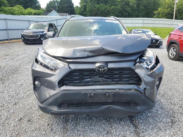 2T3P1RFV3MC230234 - 2021 TOYOTA RAV4 XLE GRAY photo 5