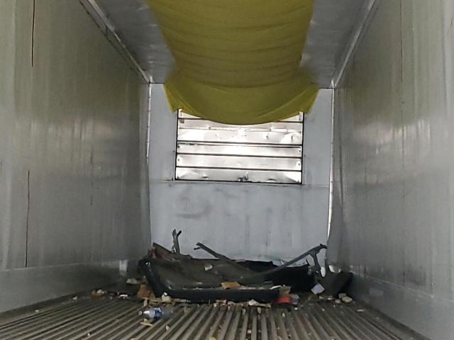 1UYVS2535JU850068 - 2018 UTILITY VS2RA Սպիտակ լուսանկար 5