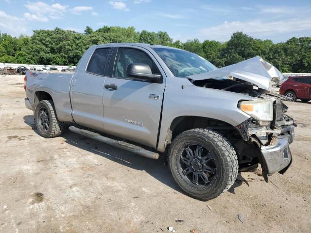 5TFUW5F12EX362987 - 2014 TOYOTA TUNDRA DOUBLE CAB SR/SR5 SILVER photo 4