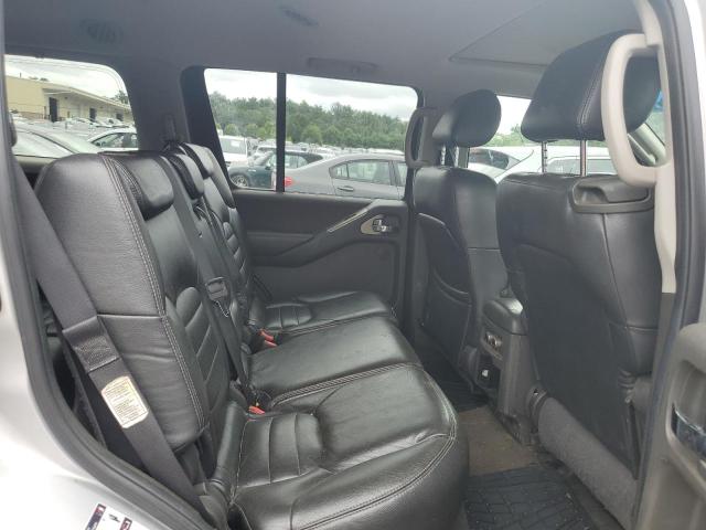 5N1AR18W26C671357 - 2006 NISSAN PATHFINDER LE 银色 照片 11