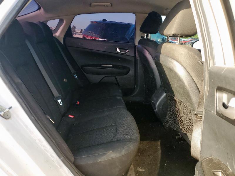 5XXGT4L38KG337276 - 2019 KIA OPTIMA LX WHITE photo 10