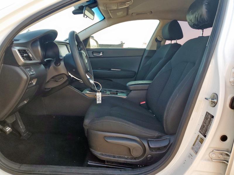 5XXGT4L38KG337276 - 2019 KIA OPTIMA LX WHITE photo 7