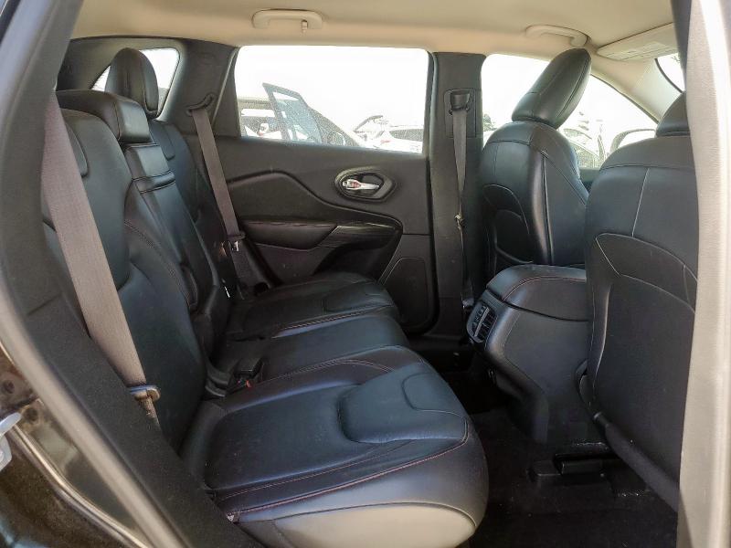 1C4PJMBS0GW293066 - 2016 JEEP CHEROKEE TRAILHAWK BLACK photo 11