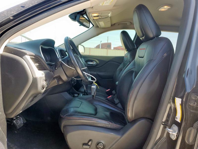 1C4PJMBS0GW293066 - 2016 JEEP CHEROKEE TRAILHAWK BLACK photo 7