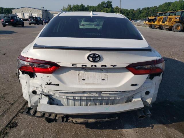 4T1G11AK7PU828322 - 2023 TOYOTA CAMRY SE NIGHT SHADE WHITE photo 6