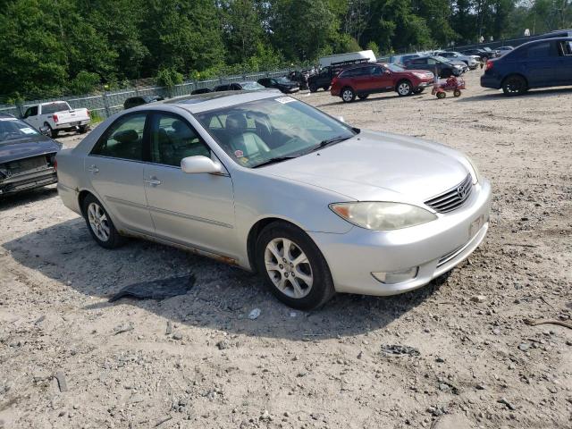 4T1BF30KX5U611353 - 2005 TOYOTA CAMRY LE SILVER photo 4