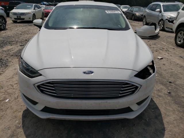 3FA6P0G70HR235914 - 2017 FORD FUSION S WHITE photo 5