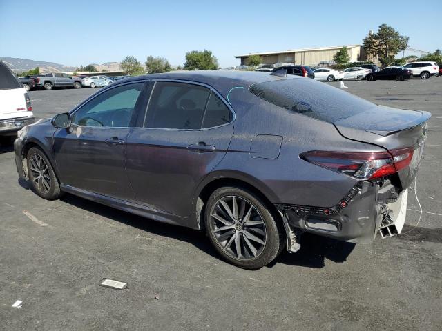 4T1G11AK3PU091796 - 2023 TOYOTA CAMRY SE NIGHT SHADE CHARCOAL photo 2