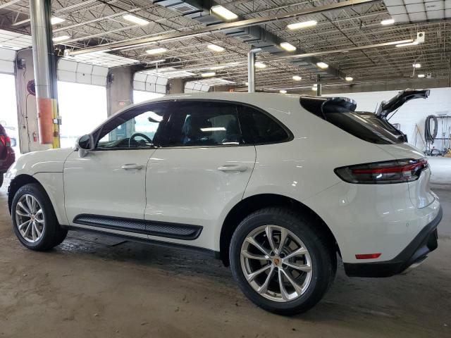 WP1AA2A5XPLB07328 - 2023 PORSCHE MACAN BASE WHITE photo 2