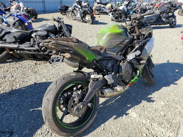 ML5EXEM19LDA11185 - 2020 KAWASAKI EX650 M GREEN photo 4