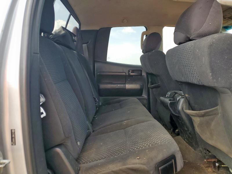 5TFRM5F16AX002286 - 2010 TOYOTA TUNDRA DOUBLE CAB SR5 SILVER photo 10