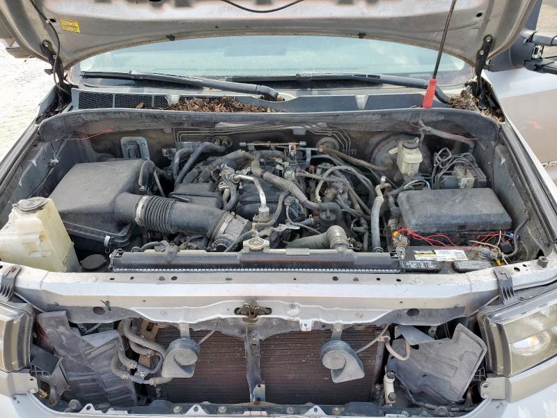 5TFRM5F16AX002286 - 2010 TOYOTA TUNDRA DOUBLE CAB SR5 SILVER photo 11