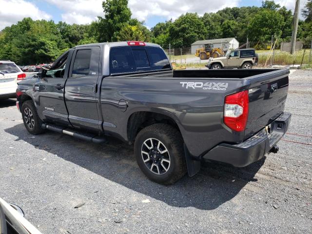 5TFUY5F1XJX697502 - 2018 TOYOTA TUNDRA DOUBLE CAB SR/SR5 GRAY photo 2