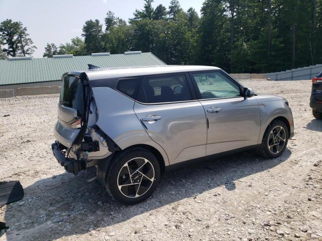 KNDJ33AU7P7189147 - 2023 KIA SOUL EX SILVER photo 3