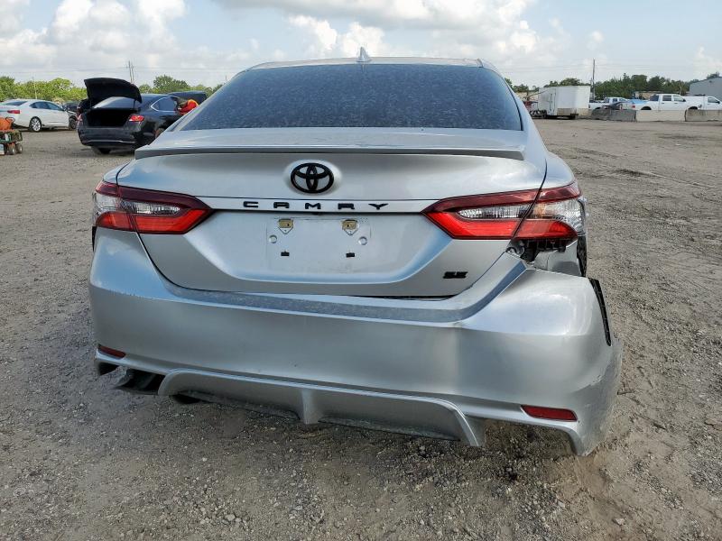 4T1G11AK6PU802570 - 2023 TOYOTA CAMRY SE NIGHT SHADE SILVER photo 6