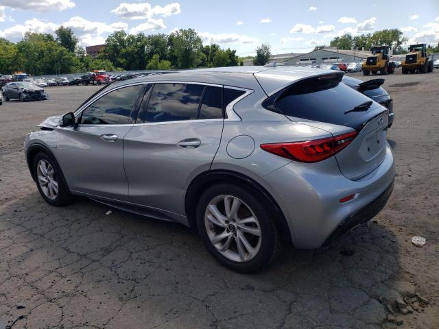 SJKCH5CP1JA060762 - 2018 INFINITI QX30 BASE SILVER photo 2