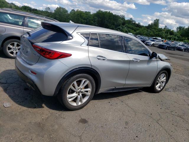 SJKCH5CP1JA060762 - 2018 INFINITI QX30 BASE SILVER photo 3