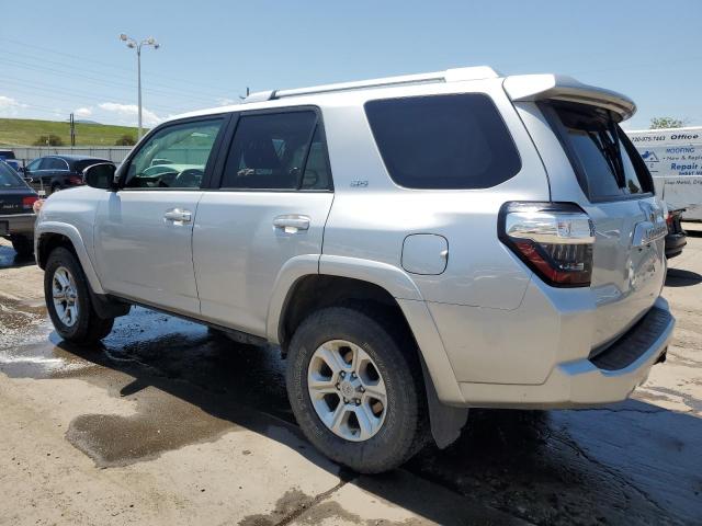 JTEBU5JR9F5218761 - 2015 TOYOTA 4RUNNER SR5/SR5 PREMIUM 银色 照片 2