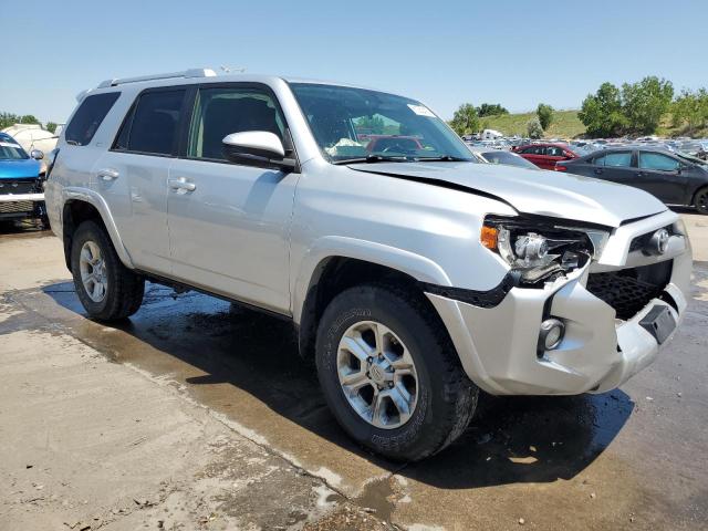 JTEBU5JR9F5218761 - 2015 TOYOTA 4RUNNER SR5/SR5 PREMIUM 银色 照片 4