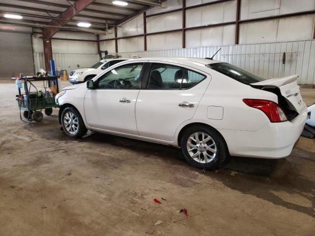 3N1CN7AP0JL860362 - 2018 NISSAN VERSA S WHITE photo 2