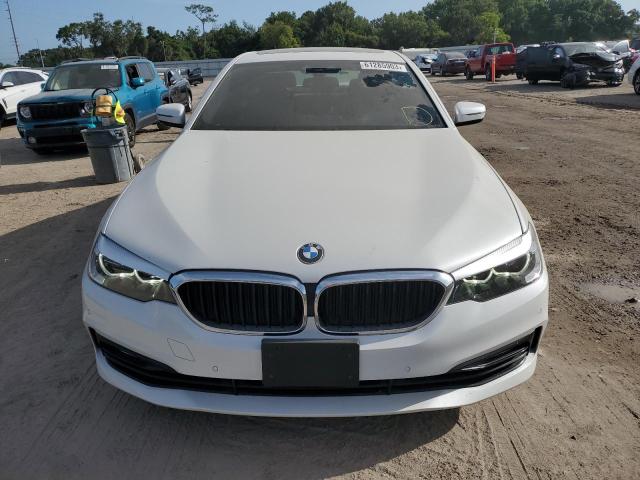 WBAJE7C58JWC56844 - 2018 BMW 540 XI WHITE photo 5